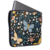 Schmetterlinge Blüte: Handgezeichnet Nahtlos. Laptopschutzhülle (Vorne Rechts)