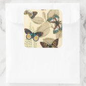 Schmetterlinge, die über Blätter gleiten Quadratischer Aufkleber (Tasche)