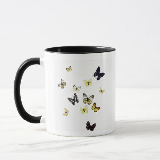 Schmetterlinge geschossen auf Weiß Tasse