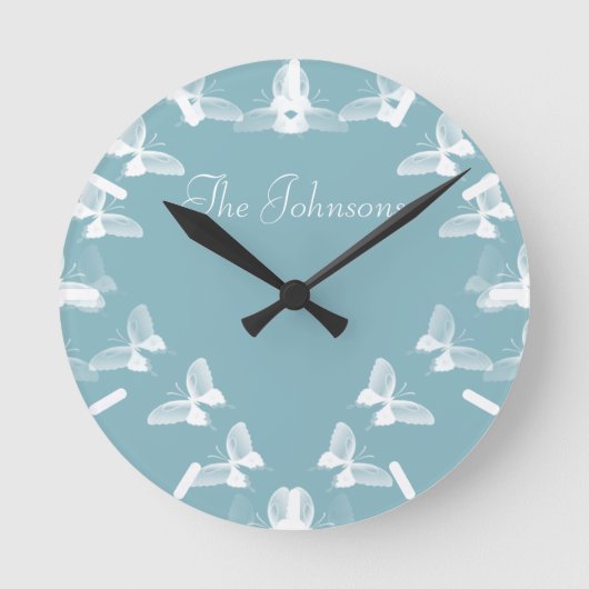 Schmetterlinge im Flugverkehr Runde Wanduhr (Vorderseite)
