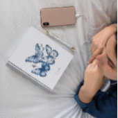 Schmetterlinge in Delft Blue, anpassbar Notizblock