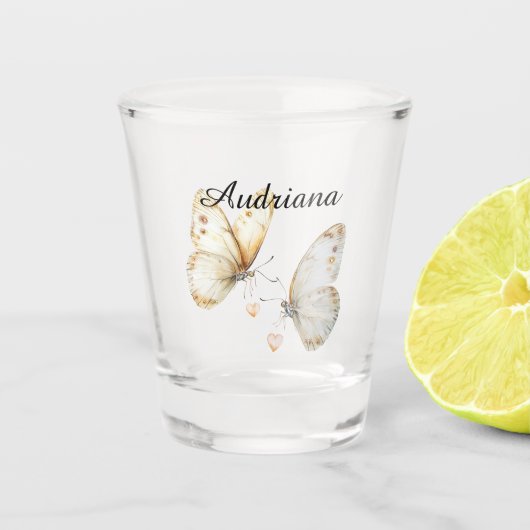 Schmetterlinge mit Herzen Schnapsglas (Vorderseite)