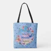 Schmetterlinge und Blume Positives Mindset-Zitat Tasche (Rückseite)