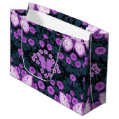 Schmetterlinge und Blume Symmetrie, Violett und Bl Große Geschenktüte (Vorderseite Schrägansicht)