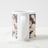 Schmetterlinge und braune Blume Jumbo-Tasse (Rückseite)