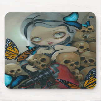 "Schmetterlinge und Knochen" Mousepad