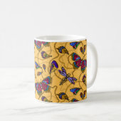 Schmetterlinge und Libellen auf Gelb Kaffeetasse (VorderseiteRechts)