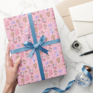 Schmetterlinge und Pilze auf Bubblegum Pink Geschenkpapier