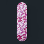 Schmetterlinge Wasserfarbe Magenta Rosa Skateboard<br><div class="desc">Magenta rosa und weiße Aquarellmalt Schmetterlingsmalerei.</div>