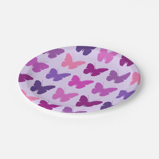 Schmetterlings-Muster zackt die lila Pappteller (Schrägansicht)