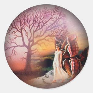 Schmetterlings-Träume verblassen, um ringsum Runder Aufkleber