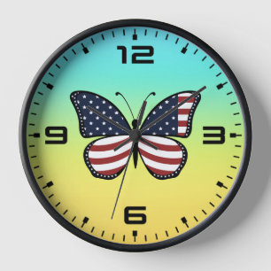 Schmetterlingsdesign mit amerikanischer Flagge Uhr