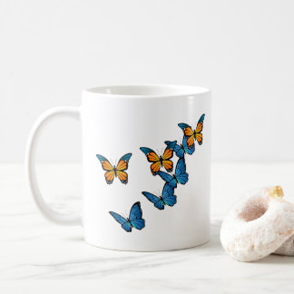 Schmetterlingsflug mit Ruhe und Entspannung Kaffeetasse
