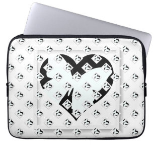 Schmetterlingsherz auf Weiß Laptopschutzhülle