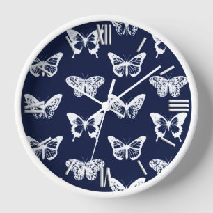 Schmetterlingskizze, blau und weiß wanduhr
