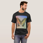 Schmetterlingslogo: Eleganz in Motion T-Shirt (Vorne ganz)