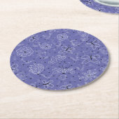 Schmetterlingsmuster LIEBE - nahtlos. Runder Pappuntersetzer (Angewinkelt)