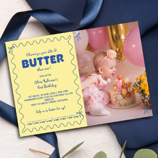 Schmetterndes Butter-Geburtstagsfoto ein Jahr älte Einladung