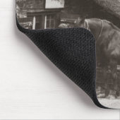 Schmied, der ein Pferd beschuht Mousepad (Ecke)