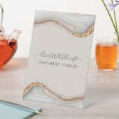 Schmuck Designer Pink Gold Glitzer Agate Sockelschild (In Situ)