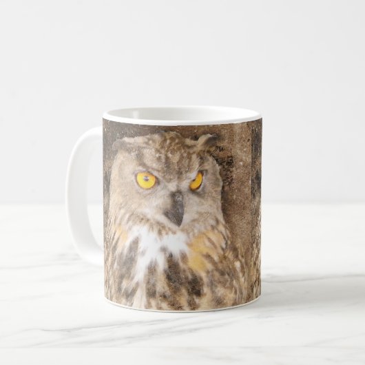 Schmutz-Eagle-Eulen-goldene Augen Kaffeetasse (Vorderseite Links)