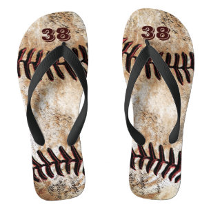 Schmutzige Baseball-Schlappen mit Ihrer Trikot NUM Badesandalen