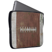Schmutziger Fußball Laptopschutzhülle (Vorne Rechts)
