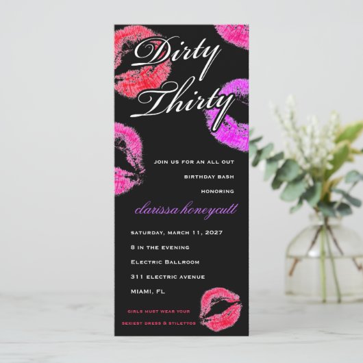 Schmutziger Geburtstag dreißig Smooch-311 Einladung (Stehend Vorderseite)