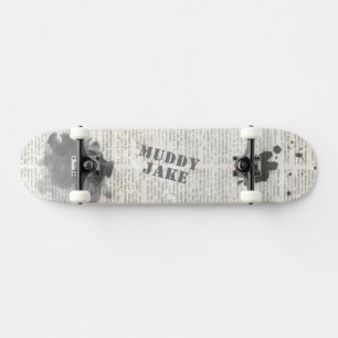 Schmutziger Vintage-Zeitungsname Rustikal Skateboard