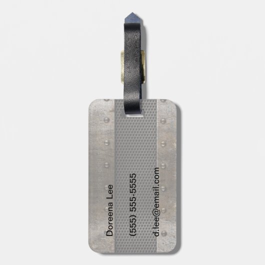 Schmutzmetallhintergrund Gepäckanhänger (Rückseite vertikal)