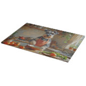 Schnauzer Cooking in Kitchen Schneidebrett (Ecke)