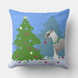 Schnauzer Dekorieren des Weihnachtsbaumes im Wald Kissen