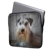 Schnauzer-Dog-Gesicht Laptopschutzhülle (Vorderseite Links)