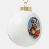 Schnauzer Dog in Sledge Lass es Schnee Weihnachten Keramik Kugel-Ornament (Links)