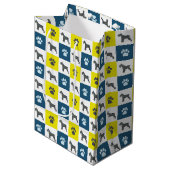 Schnauzer Dog & Paw Print Yellow Grid Silhouette Mittlere Geschenktüte (Vorderseite Schrägansicht)