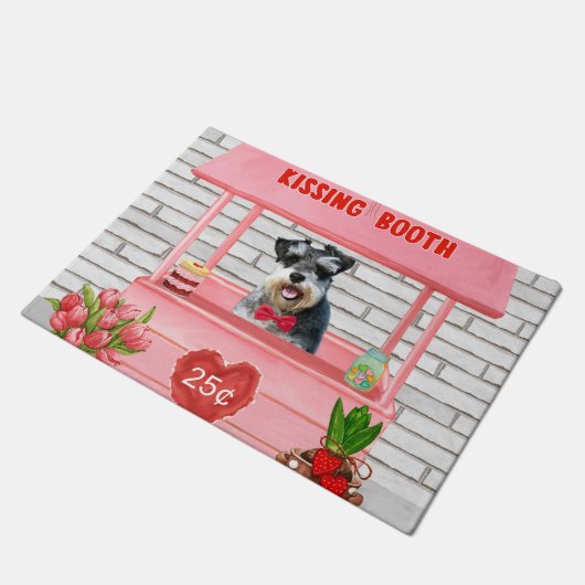 Schnauzer Dog Valentine's Day Kissing Booth Fußmatte (Schrägansicht)