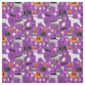 Schnauzer-Halbzeug zwischen lila Stoff (Muster)