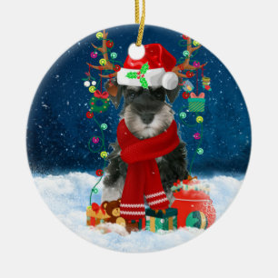 Schnauzer Hund im Schnee mit Weihnachtsgeschenken Keramik Ornament