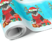 Schnauzer im Schnee mit Weihnachtsgeschenken Geschenkpapier (Rolleneckpunkt)