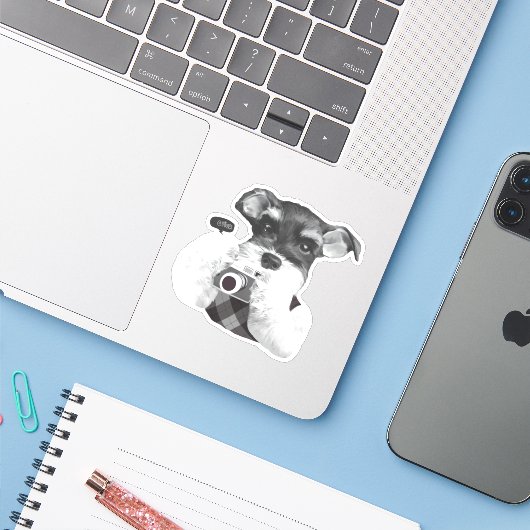 Schnauzer mit Kamera Aufkleber (Laptop mit iPhone)