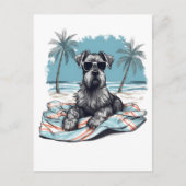 Schnauzer mit Sonnenbrille am Strand Postkarte (Vorderseite)