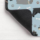 Schnauzer Paws und Knochen Mousepad (Ecke)