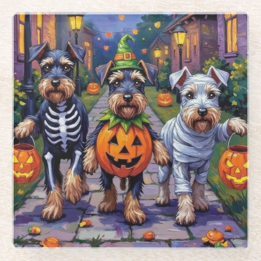Schnauzer Trick-or-Treating in Halloween Costumes Glasuntersetzer (Vorderseite)