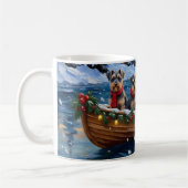 Schnauzer Weihnachtsboot-Feiertag Kaffeetasse (Links)