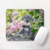 Schnauzer Welpe im Blumengarten Mousepad (Mit Mouse)