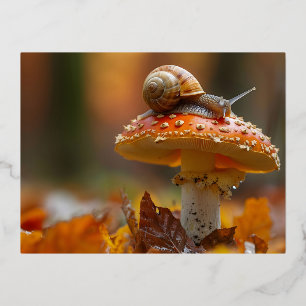Schnecke auf dem Pilz süße Naturszene Folien Feiertagspostkarte
