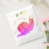 Schnecke im grafischen Stil Geschenktütchen (Versiegelt)