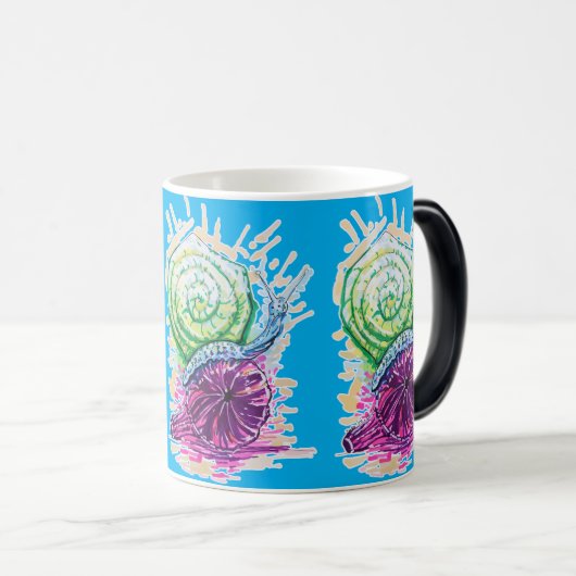 Schnecke in der Fig Verwandlungstasse (VorderseiteRechts)