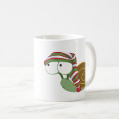 Schnecke in der Winterkappe Kaffeetasse (VorderseiteRechts)
