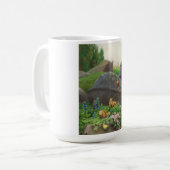 Schnecken in einem Rockgarten (von H.A. Brendekild Kaffeetasse (Vorderseite Links)